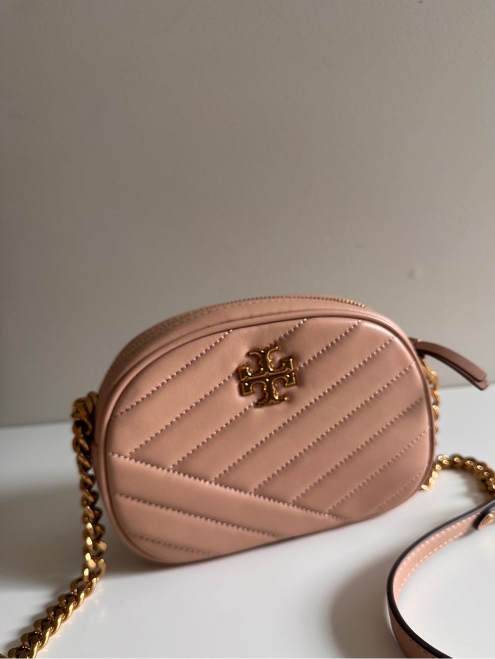 Tory Burch Kira Quilted Camera Bag in sand